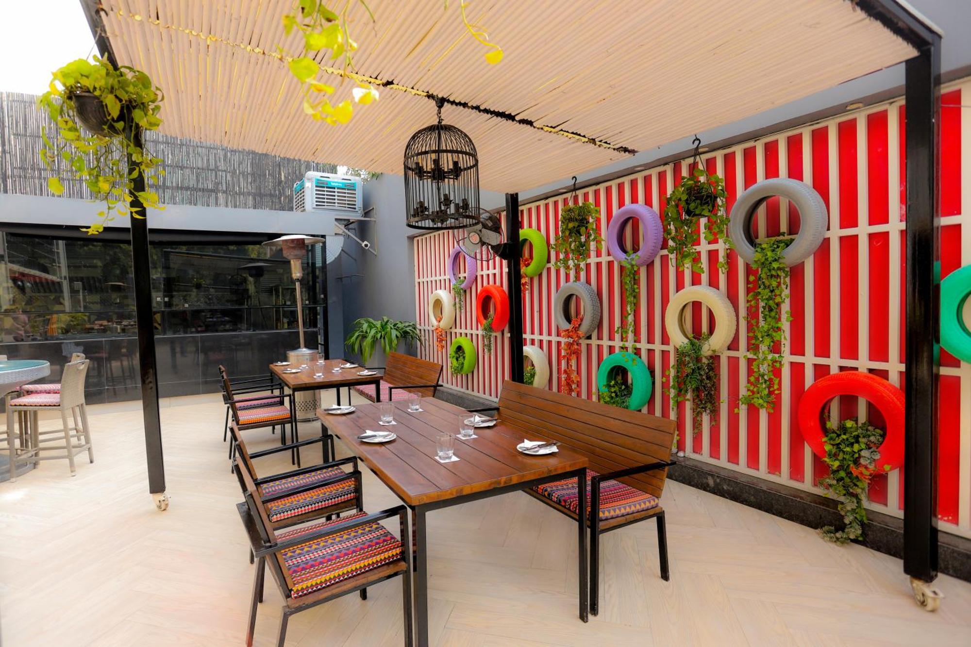 Park Inn By Radisson,South Delhi Nueva Delhi Exterior foto The interior of the restaurant