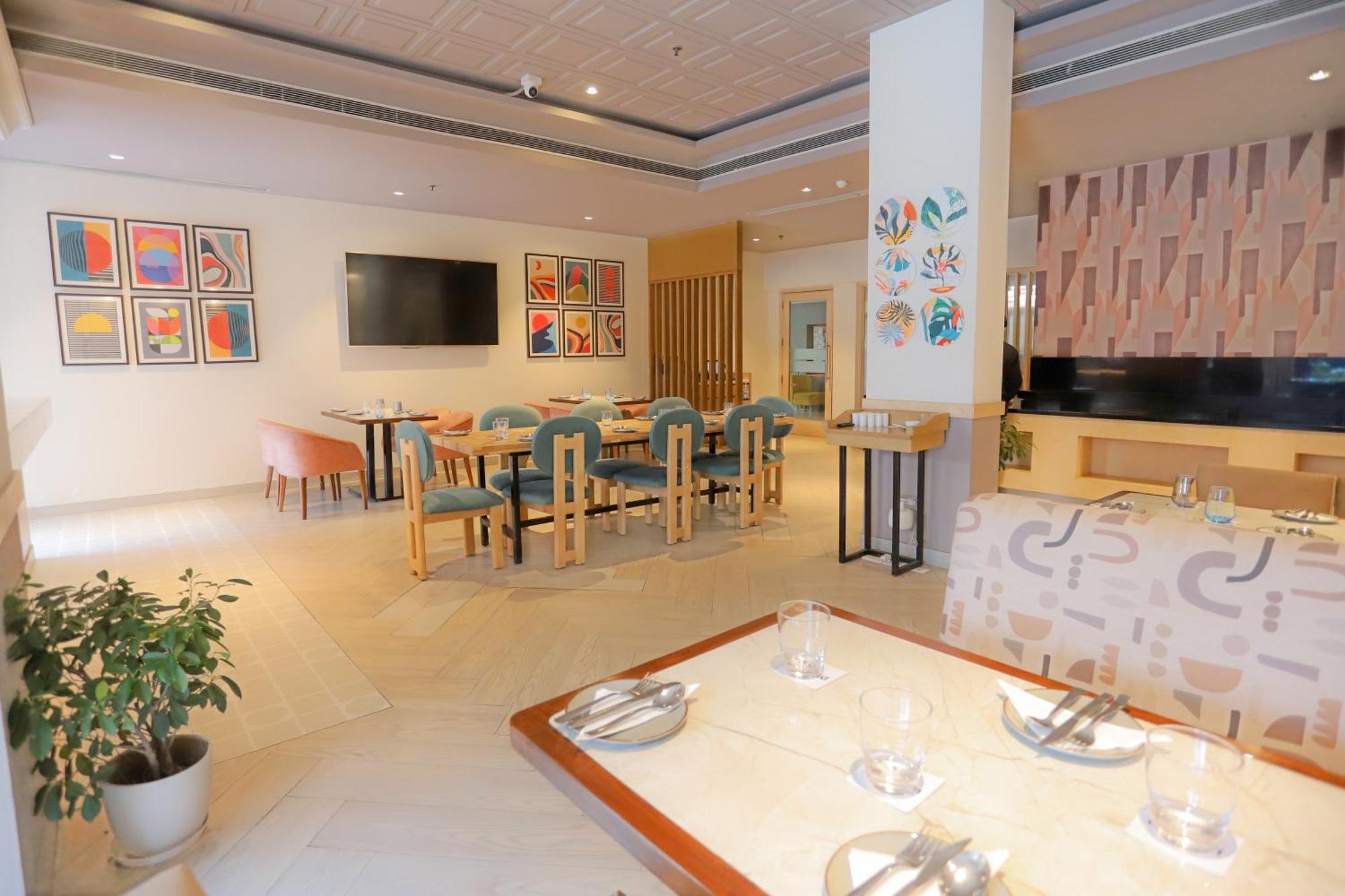 Park Inn By Radisson,South Delhi Nueva Delhi Exterior foto The restaurant at the hotel