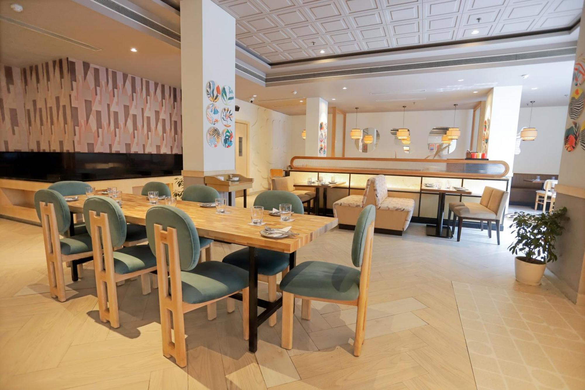 Park Inn By Radisson,South Delhi Nueva Delhi Exterior foto The interior of a restaurant in India