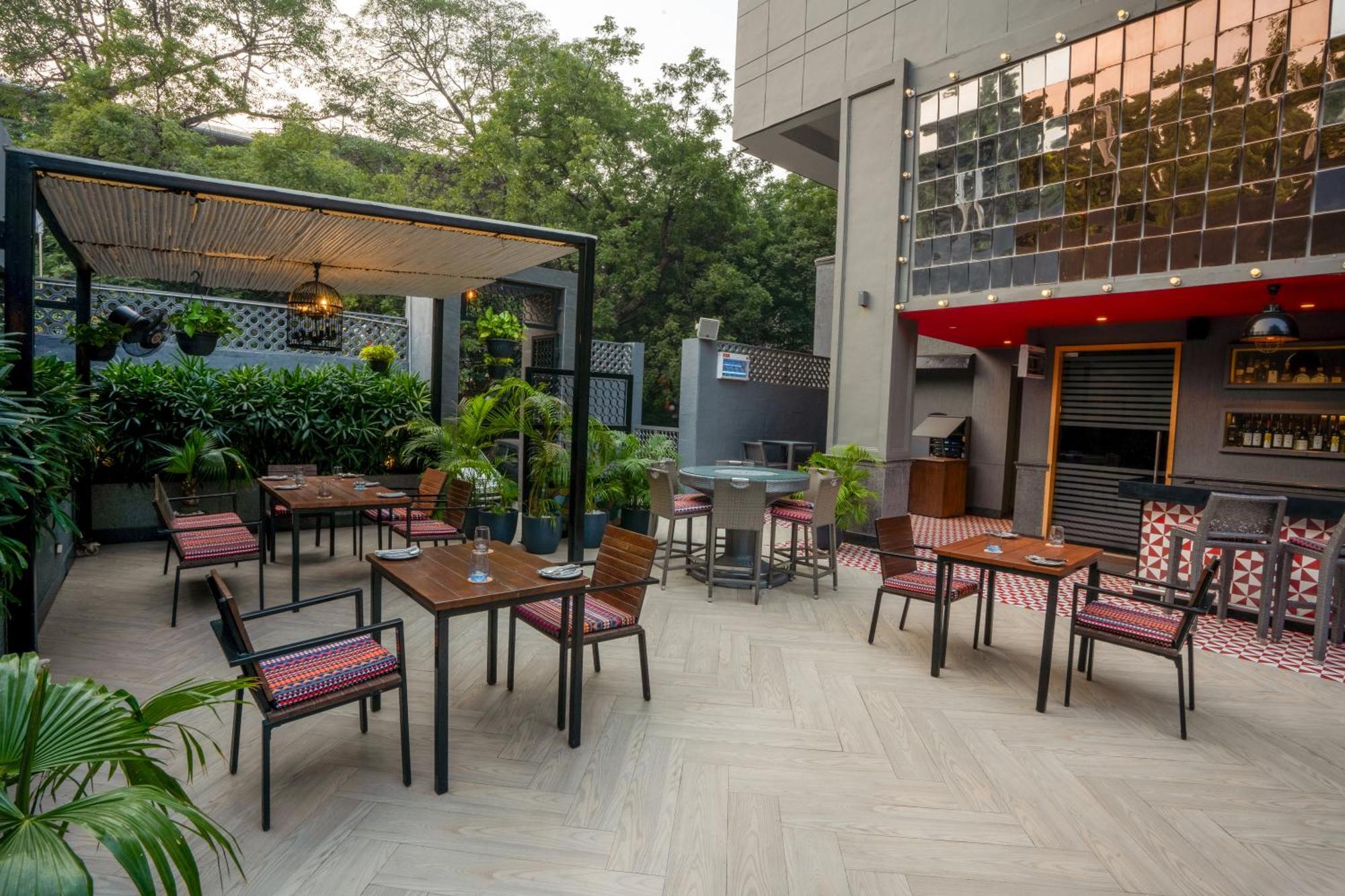 Park Inn By Radisson,South Delhi Nueva Delhi Exterior foto The Terrace at the Park