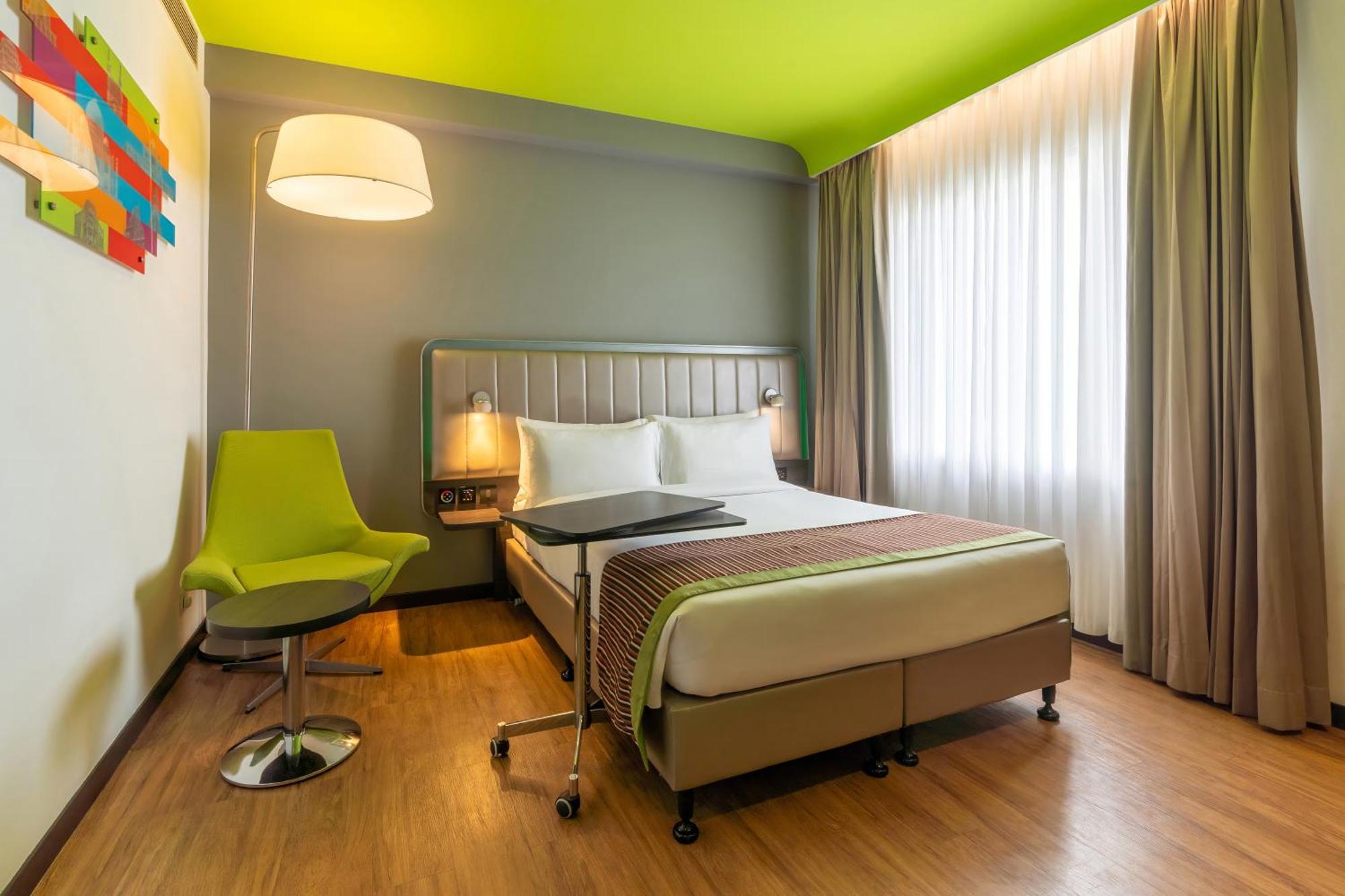 Park Inn By Radisson,South Delhi Nueva Delhi Exterior foto A room at the hotel