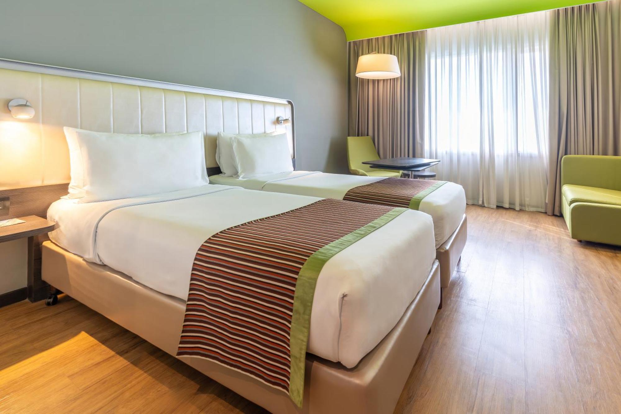 Park Inn By Radisson,South Delhi Nueva Delhi Exterior foto A room at the hotel