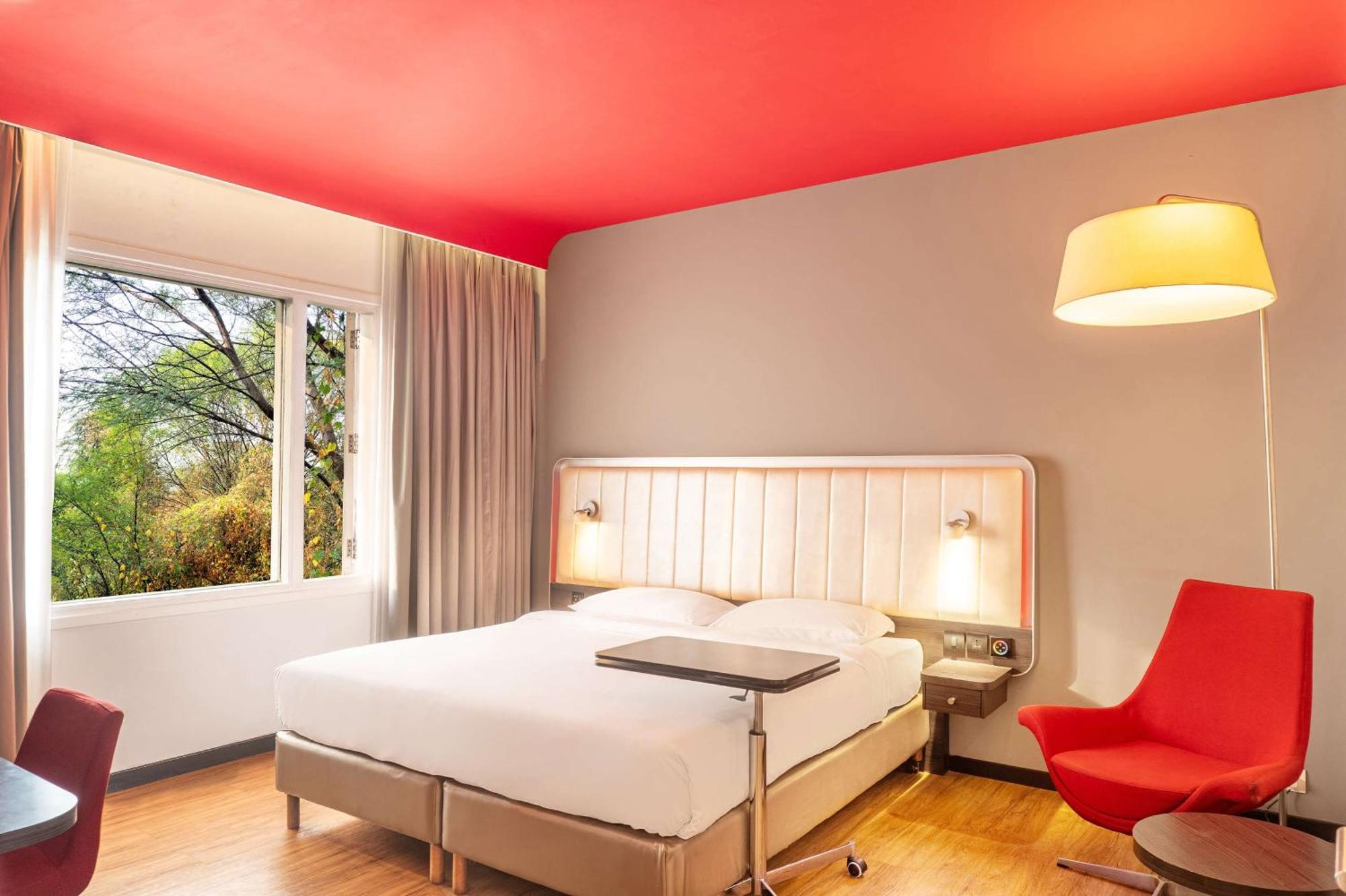 Park Inn By Radisson,South Delhi Nueva Delhi Exterior foto A room at the hotel